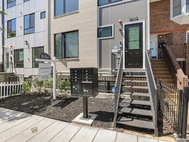 2612 University Pl NW #6 — Photo 30