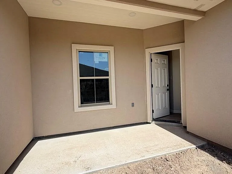 1014 Escondido Ln — Photo 8