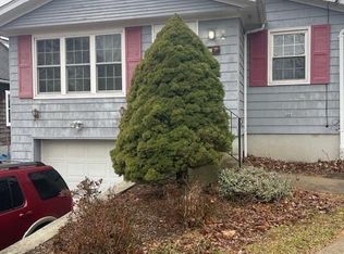 128 Turner Ave, Cranston, RI 02920