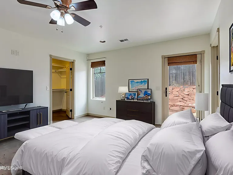 10 Mockingbird Ln — Photo 4