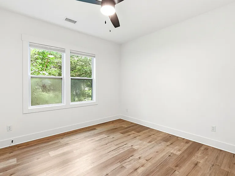 213 Myrtle Ave — Photo 30