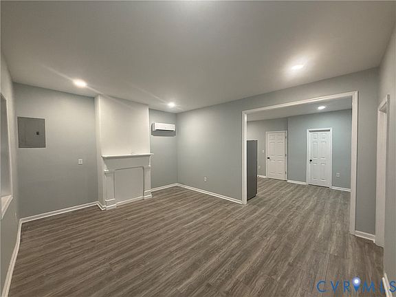 4th image of 910 Rome St