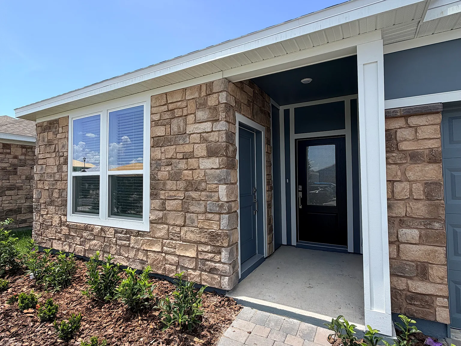 4 bed, 2366 sqft, $2,800 — Photo 2