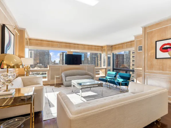 721 5th Avenue 39A image 2 of 16
