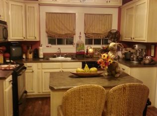 215 E Wiygul St, Fulton, MS 38843