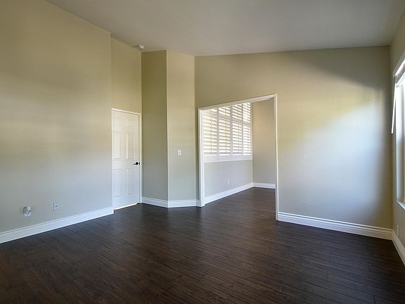 3rd image of 13567 Crescent Hill Dr