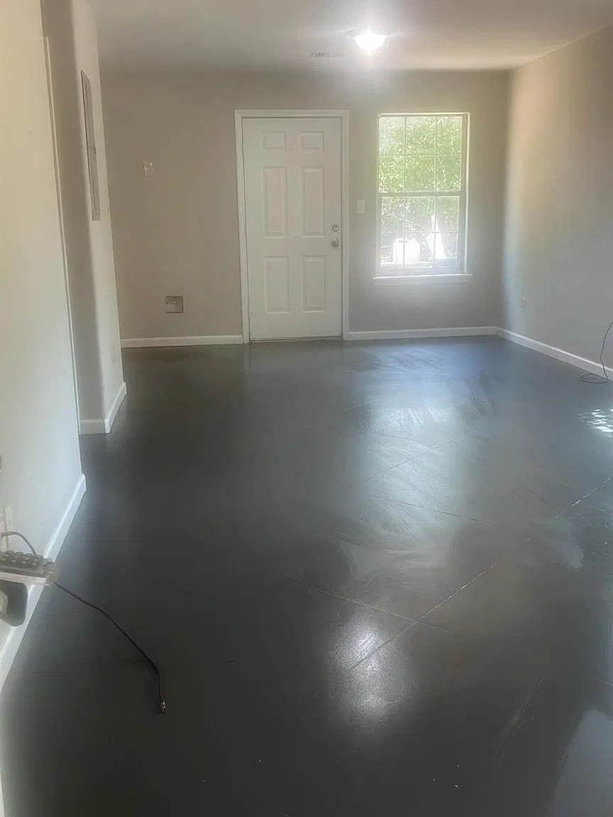 3 bed, 1.0 bath, 1100 sqft, $1,300 — Photo 4