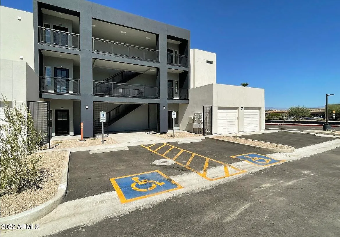 2 bed, 2.0 bath, 1215 sqft, $2,095 — Photo 3