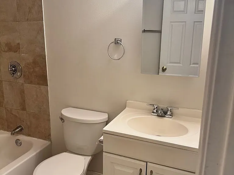 38 Hemenway St #51 — Photo 43