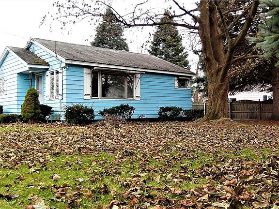 2nd image of 132 Laurel Ave