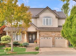 929 Manorbrook Ct, Kitchener, ON N2P2Y2