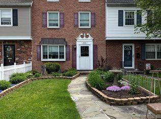 805 Woodlawn Cir, Chambersburg, PA