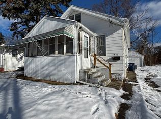 915 Knapp Ave, Flint, MI 48503