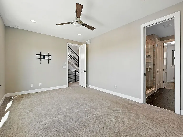 5630 S Sycamore St — Photo 21