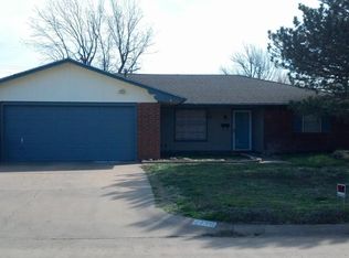 113 S Burdel Ln, Enid, OK 73703