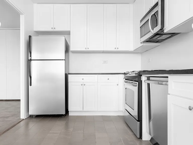 2500 Johnson Ave #10T — Photo 5