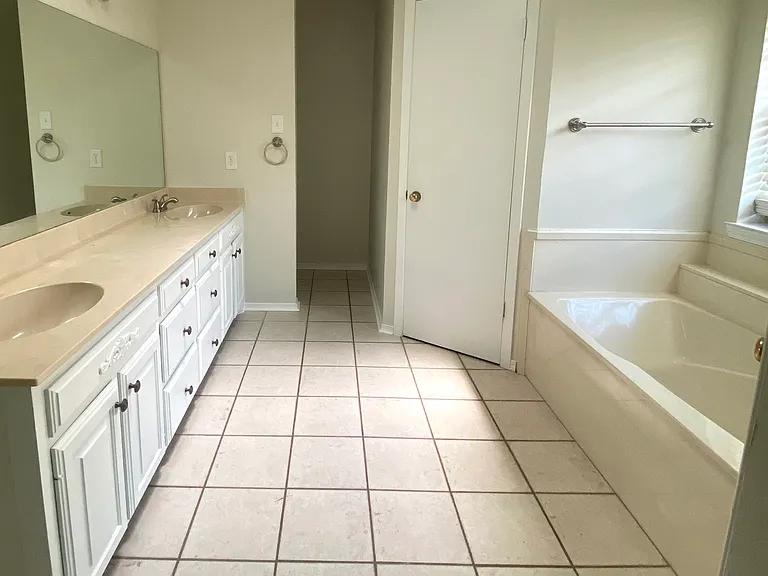 1122 Kensington Ct — Photo 13