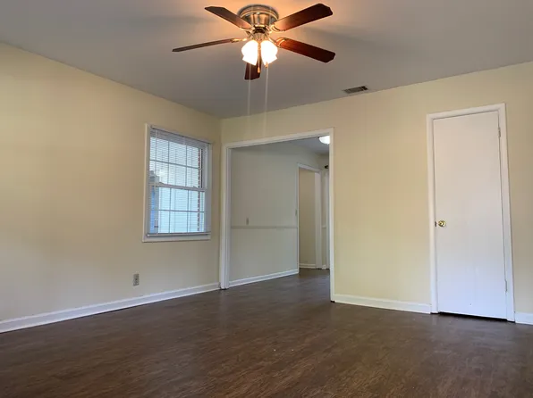 109 Pound Dr, Statesboro, GA 30458