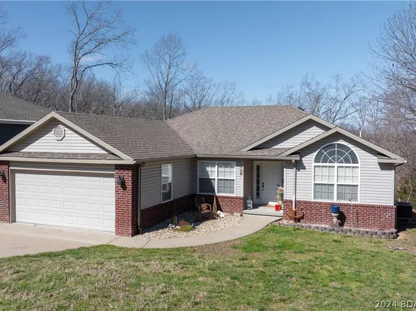 159 Cambridge Dr, Lake Ozark, MO 65049