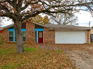 909 San Benito Dr, College Station, TX 77845