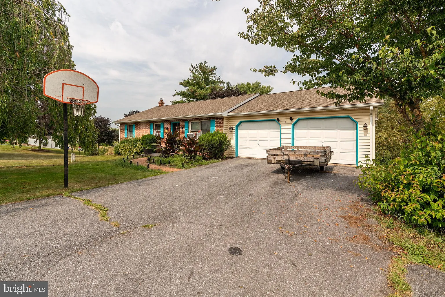 363 N Colebrook Rd photo 1