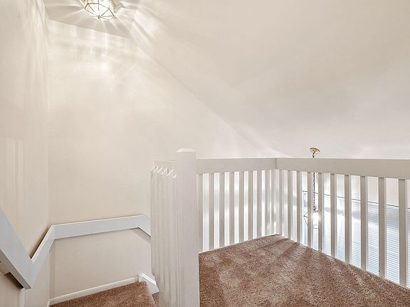 3rd image of 45 Foxtail Ct