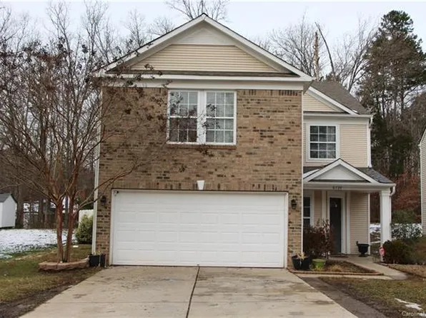 6734 Wandering Creek Dr, Charlotte, NC 28216