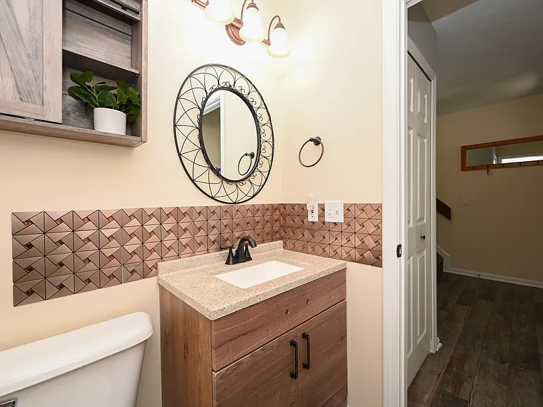655 Almas Ct — Photo 6