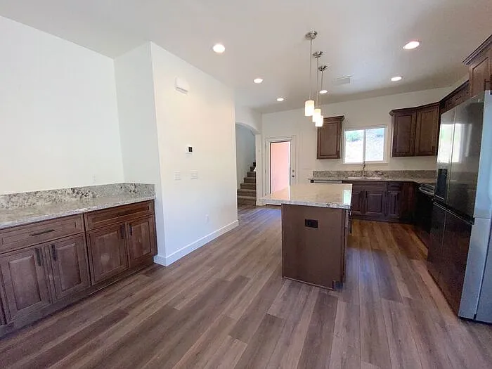 3 bed, 2.5 bath, 1530 sqft, $2,695 — Photo 3