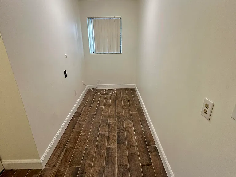 22822 Pinewood Ct — Photo 41
