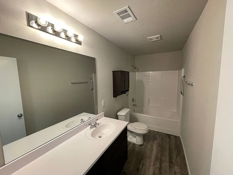 3115 Westbrook St — Photo 10