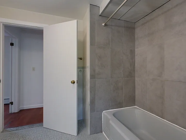 2355 Shepard Ave — Photo 13