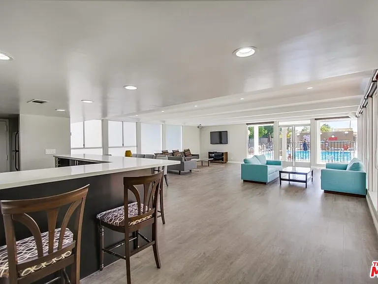 7250 Franklin Ave #1207 — Photo 12