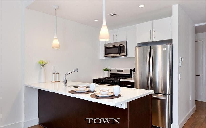 2nd image of 626 Grand Ave #2