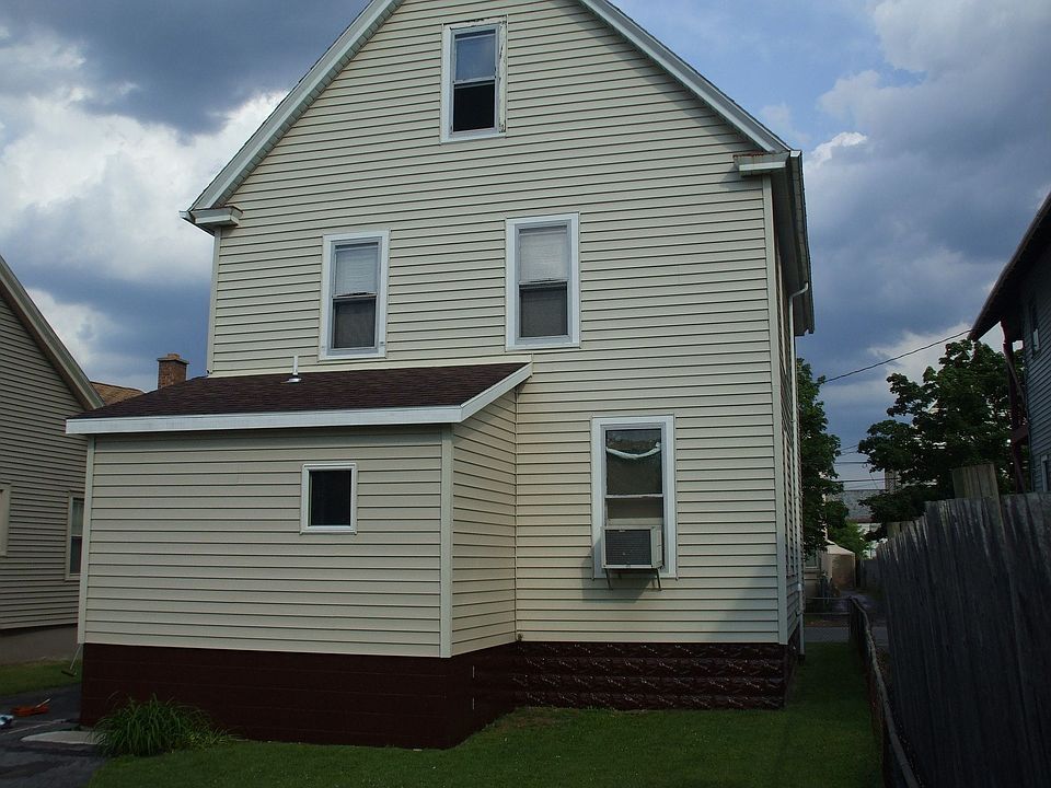 Rear View ( 2nd Bath/Pantry)