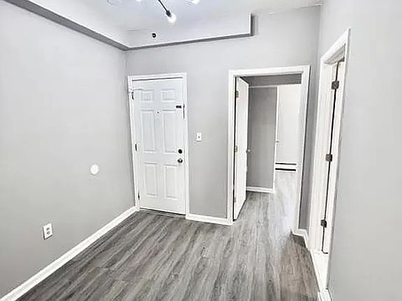 4th image of 586 Christopher St #4C