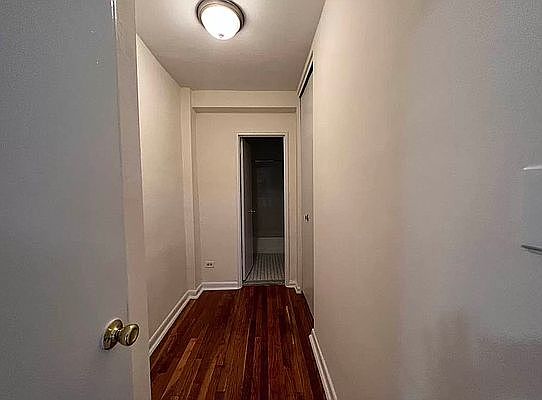 5th image of 16215 Highland Ave APT 4S