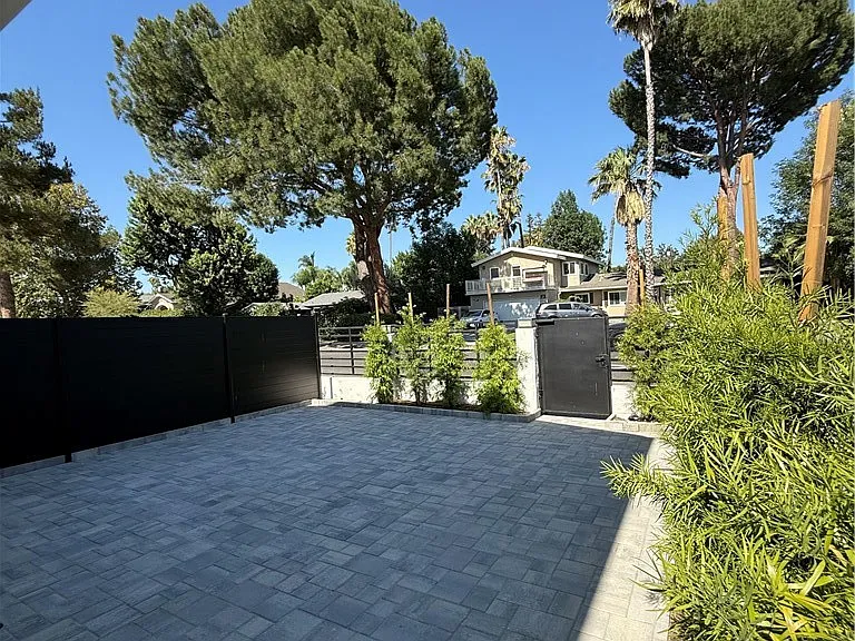 8613 Oakdale Ave — Photo 22