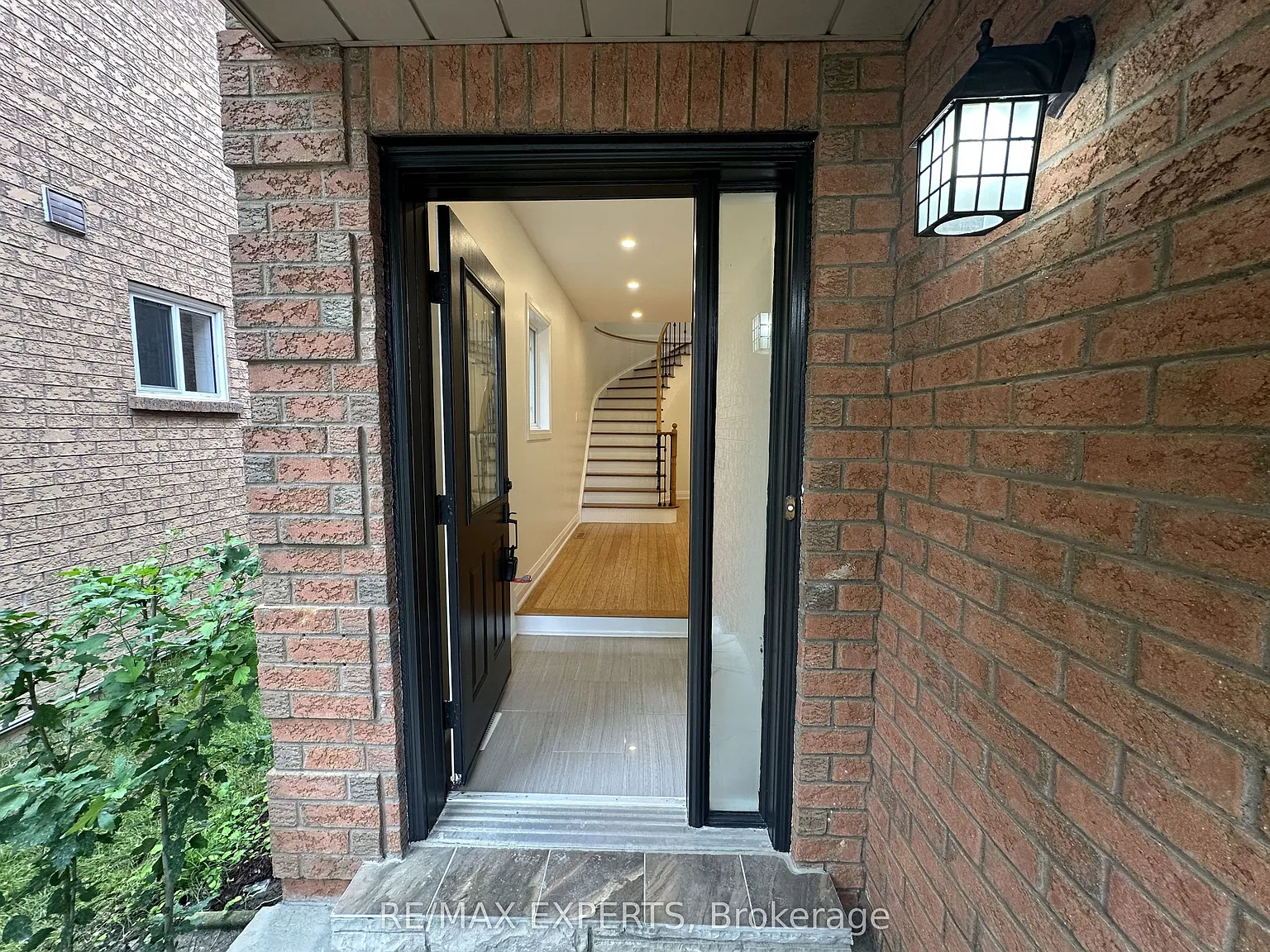 4 bed, $4,000 — Photo 2