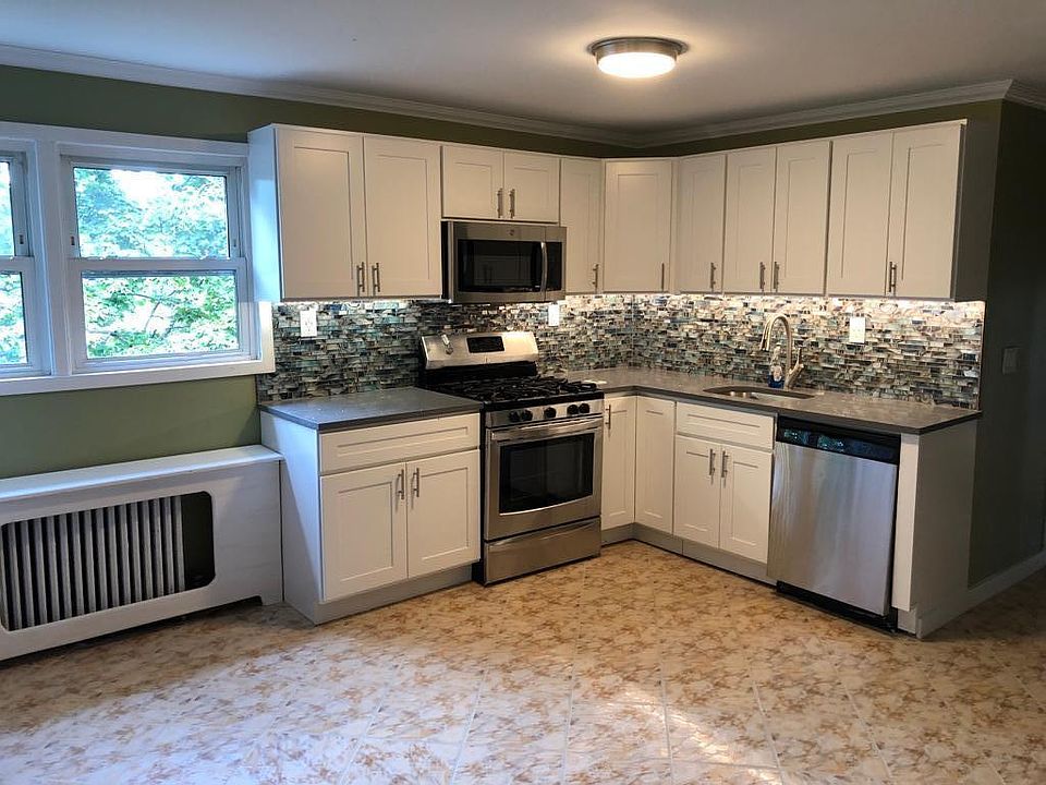 1st image of 7 Landscape Ave #2