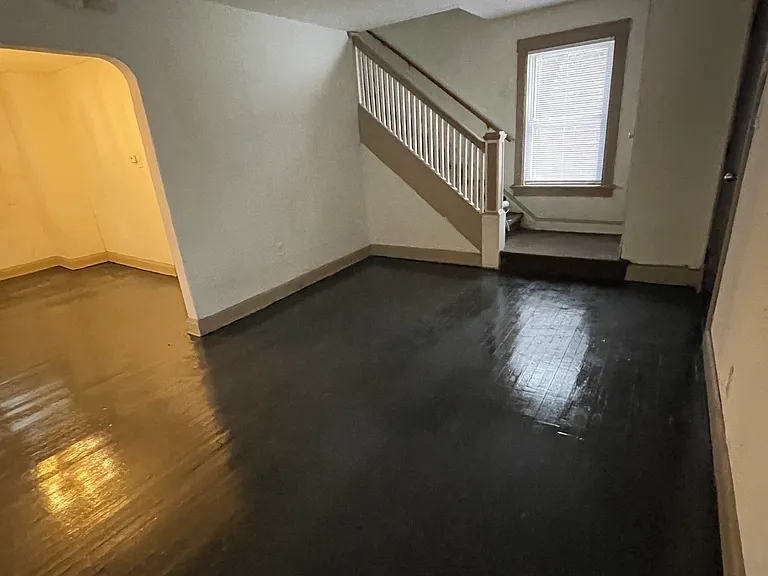 637 Vermont St — Photo 9