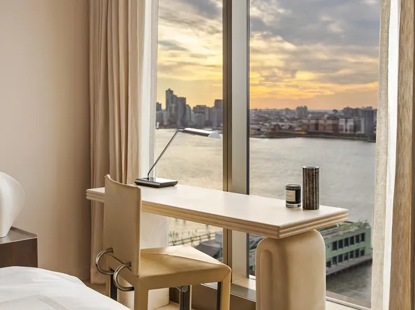 500 West 18th Street image 16 of 21