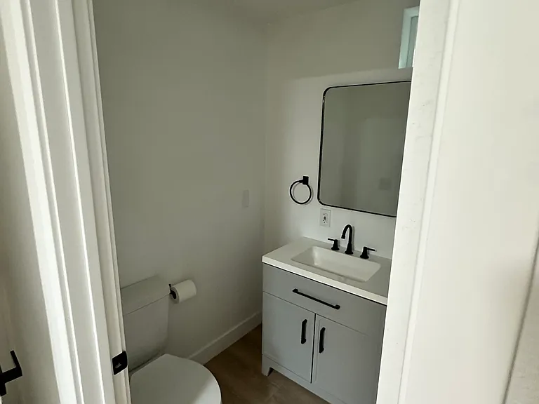 1377 Willis St — Photo 3