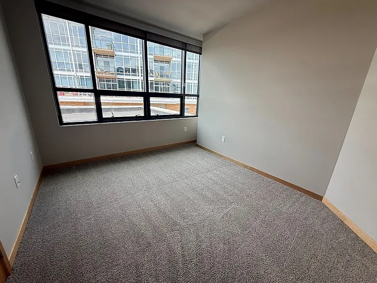 Venture Luxury High Rise — Photo 67