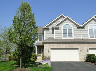 601 Juniper Ln, Lake In The Hills, IL 60156