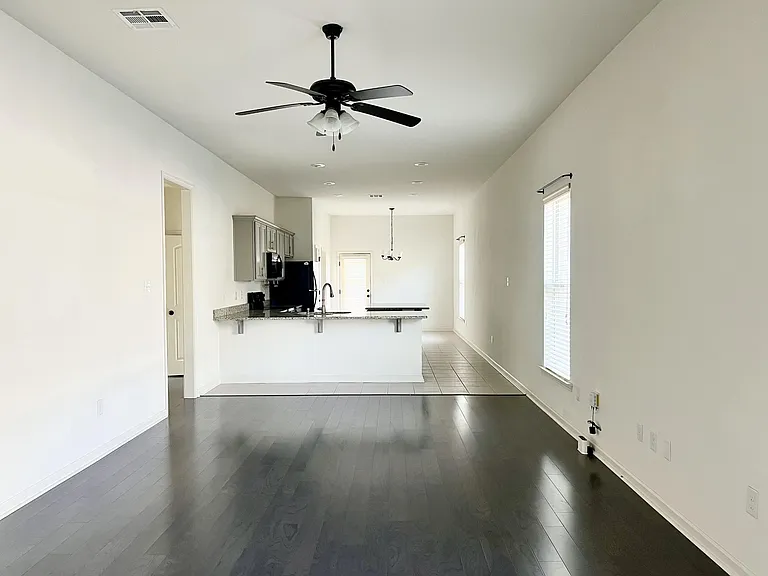 954 Deer Pass Dr — Photo 2