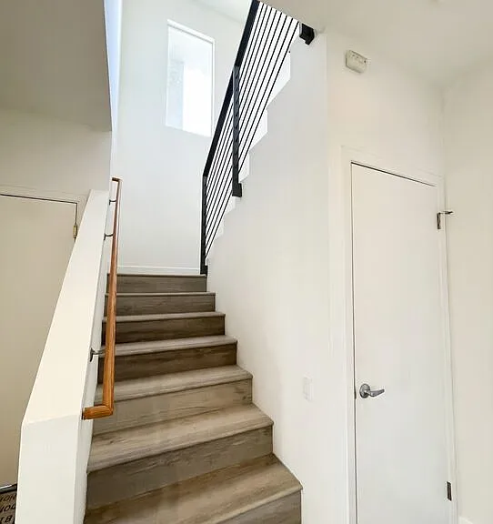 1188 W 36th Pl #5 — Photo 5