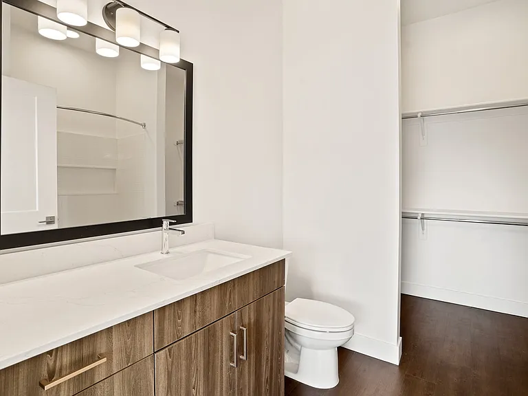 The Parkway Apartments — Photo 29