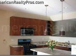 2407 N Milwaukee Ave #302, Chicago, IL 60647