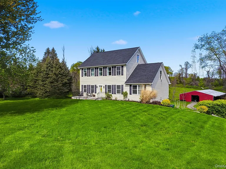34 Rombout Rd — Photo 3